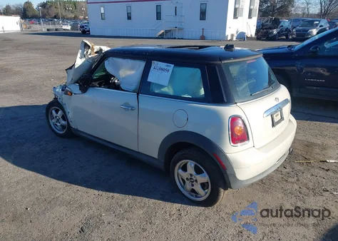 2008 Mini Cooper z USA, uszkodzony, nr VIN WMWMF33528TU66707